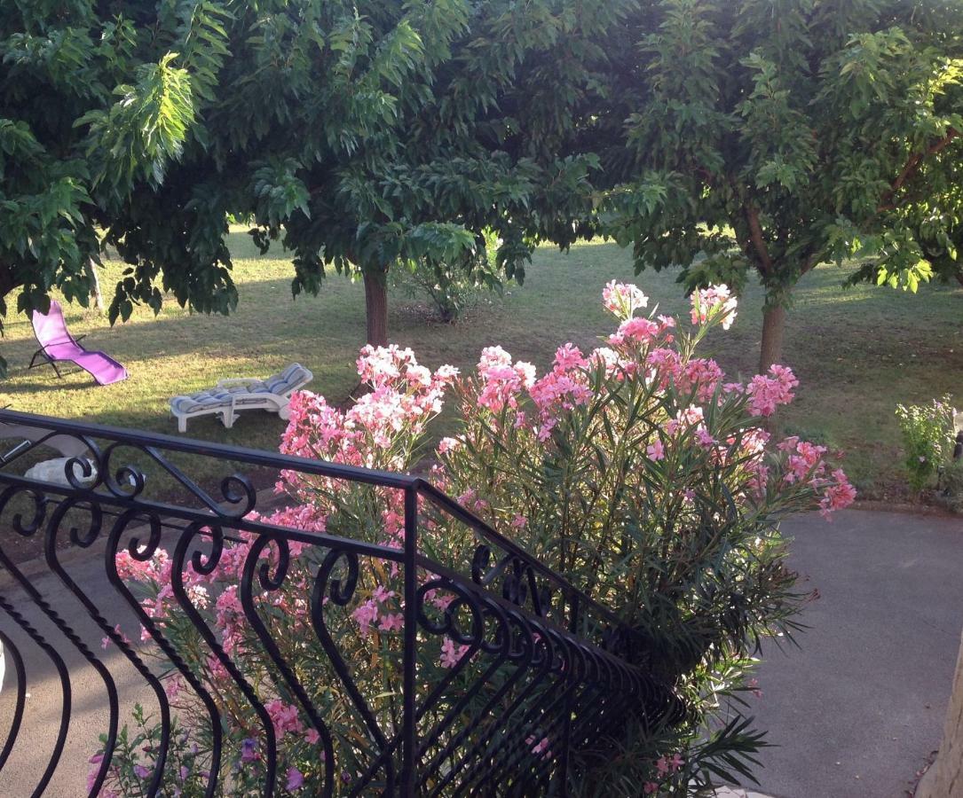 Au Mas Des Graviers Bed & Breakfast Салава Екстериор снимка